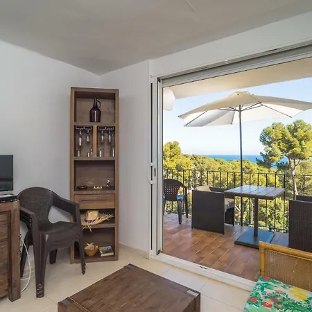 Sleeps 4 *